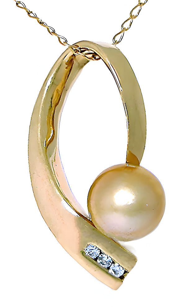 Golden South Sea pearl pendant with diamonds - In House Treasure