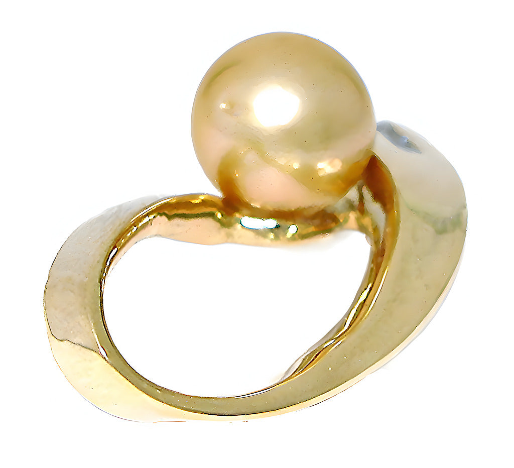 Golden South Sea pearl pendant with diamonds - In House Treasure