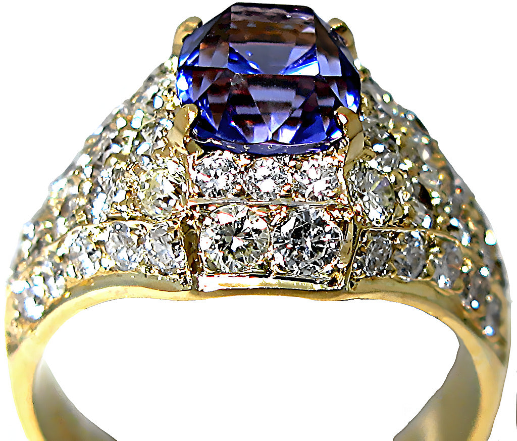 Oval Tanzanite with pave diamonds ring - In House Treasure