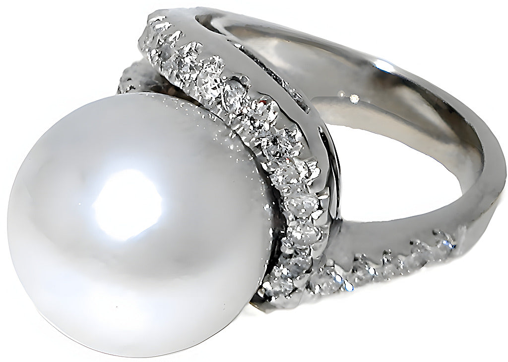 White South Sea pearl and diamond ring - In House Treasure