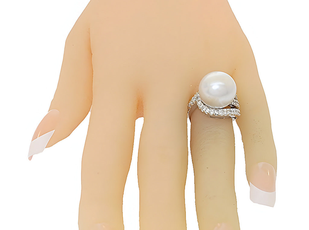 White South Sea pearl and diamond ring - In House Treasure