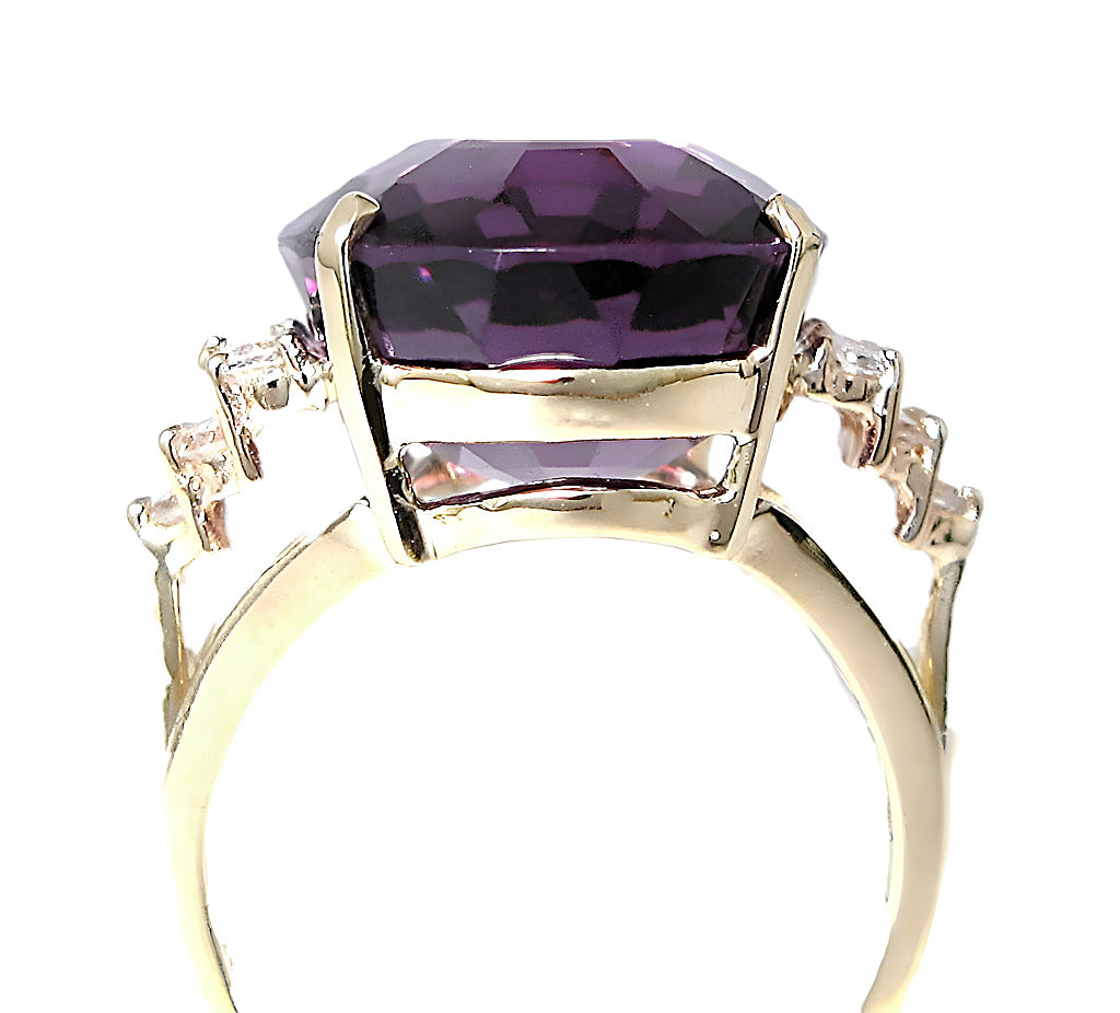 Wide oval Amethyst and diamond ring - In House Treasure