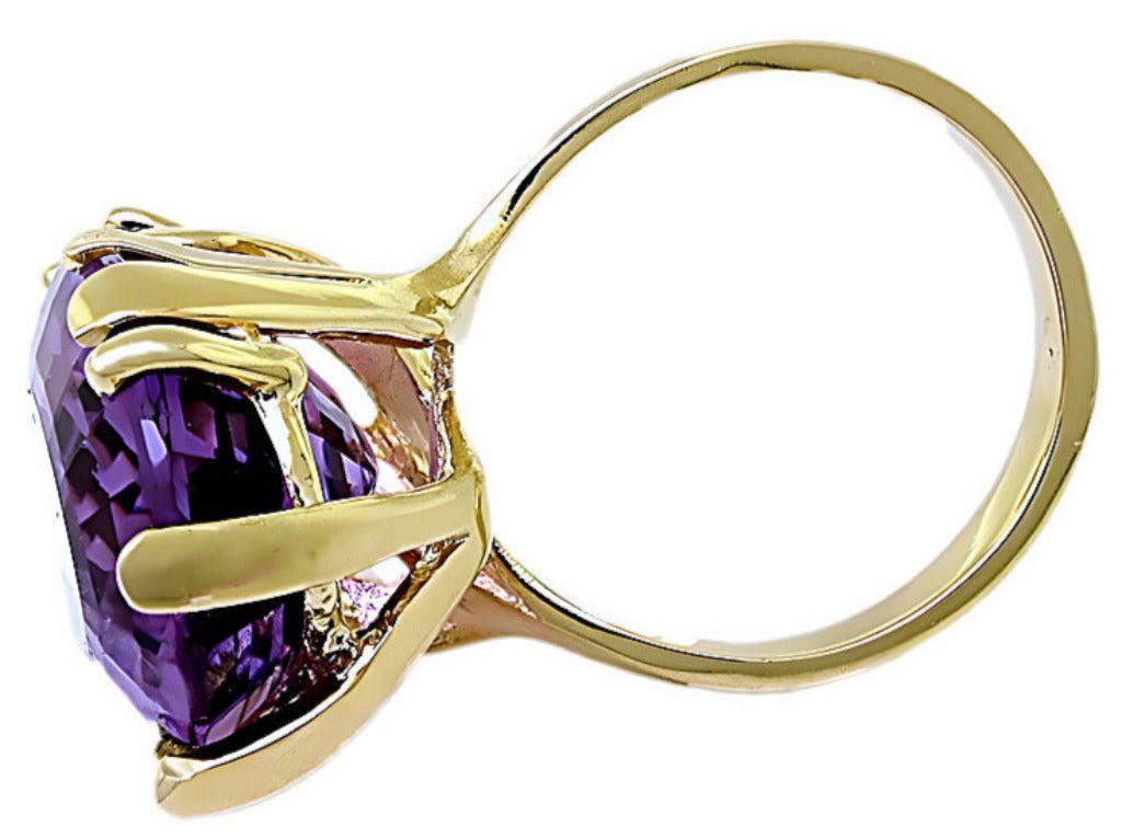 14k yellow gold elongated Oval Amethyst Ring - In House Treasure