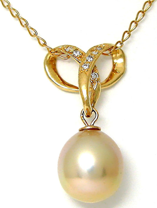 14k yellow gold, Golden South Sea pearl and diamond pendant - In House Treasure