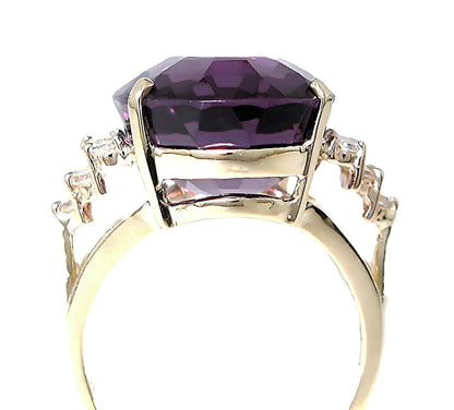 14k yellow gold oval Amethyst and diamond ring - In House Treasure