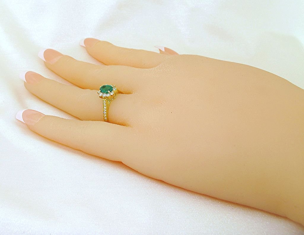 18k yellow gold oval emerald and diamond ring - In House Treasure
