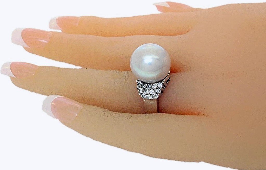 White South Sea pearl and diamonds ring - In House Treasure